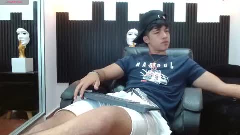 REN online show from August 15, 3:43 am