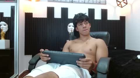 REN online show from August 15, 7:01 am