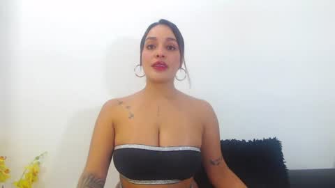 renatabrownn28 online show from August 11, 3:19 am
