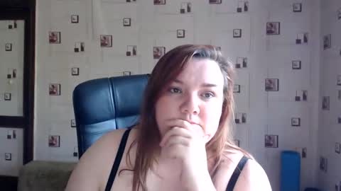 renataoia online show from June 7, 12:43 pm