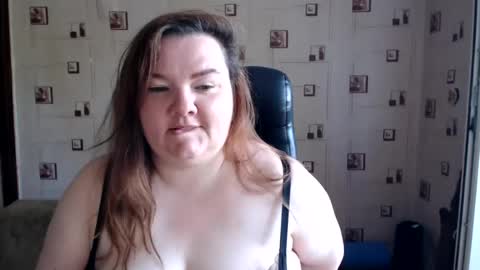 renataoia online show from July 20, 11:24 am