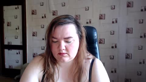 renataoia online show from August 15, 8:51 am