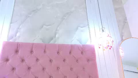 RenataPeach online show from August 5, 5:00 pm
