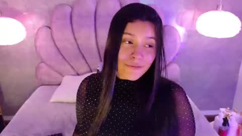 RenataPeach online show from August 9, 3:40 am