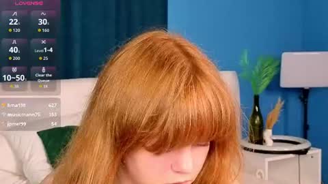 reneefoxy_ online show from August 11, 12:23 am