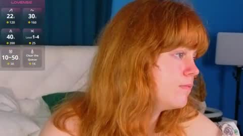 reneefoxy_ online show from August 14, 1:42 am