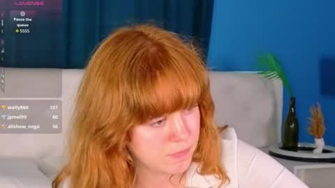 reneefoxy_ online show from August 14, 8:18 am