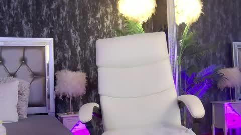 renesmesweet online show from August 15, 1:37 pm