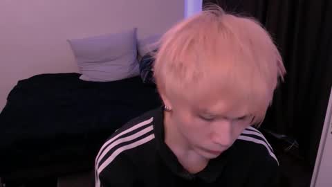 rennuts online show from March 26, 9:13 am