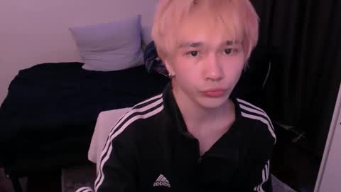 rennuts online show from March 26, 10:19 am