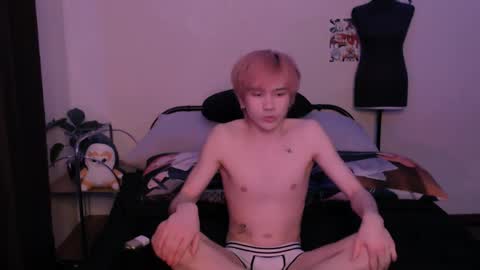 rennuts online show from April 6, 4:22 pm