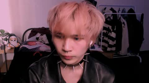 rennuts online show from April 10, 3:08 pm