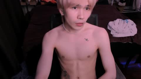 rennuts online show from April 13, 5:27 pm