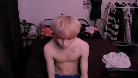 rennuts online show from April 13, 5:52 pm