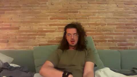 Renzo online show from April 18, 11:47 pm