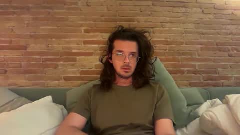 Renzo online show from May 17, 2:56 am