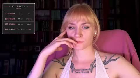 Rie online show from July 7, 8:02 pm