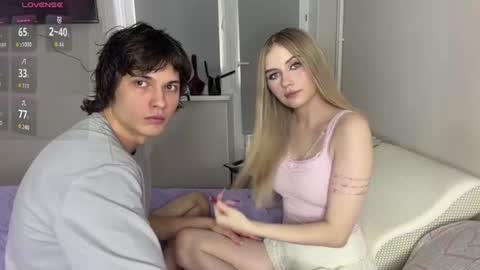 Mia and Alex online show from August 2, 12:56 pm