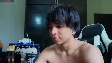 cristopher online show from August 11, 4:09 pm