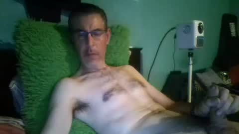 reyes_albert2006 online show from August 17, 5:45 am