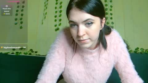 reze_daisies online show from March 14, 10:22 am