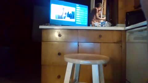 Dee online show from April 23, 2:48 am