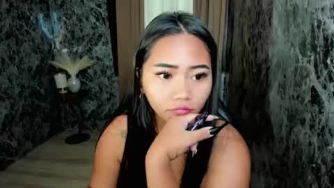 rhea_xoxo online show from August 1, 6:41 am