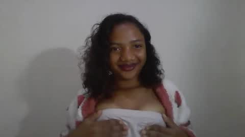 rianahcia online show from August 5, 10:08 pm