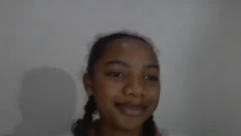 rianahcia online show from August 7, 12:10 am