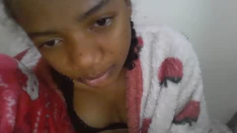 rianahcia online show from August 7, 1:16 am