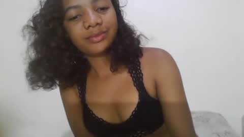 rianahcia online show from August 11, 8:22 pm