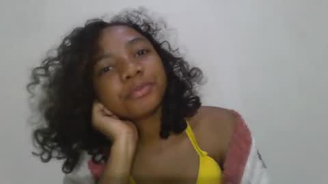 rianahcia online show from August 12, 11:18 pm