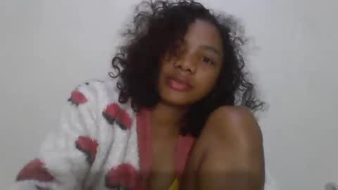 rianahcia online show from August 13, 12:24 am