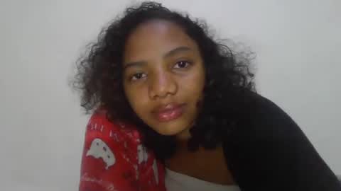 rianahcia online show from August 14, 1:42 am