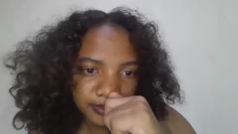 rianahcia online show from August 15, 12:58 am