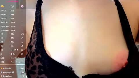 Ria Woods online show from August 26, 9:33 pm