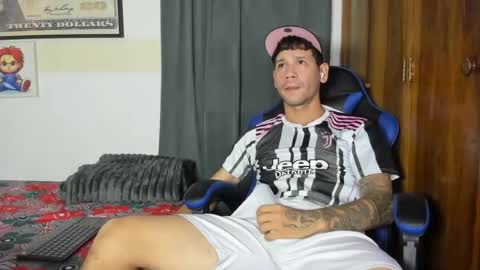 ricardo_big_cock online show from August 12, 12:57 am