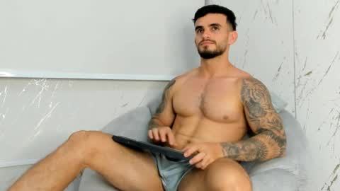 ricardogonzalez666 online show from August 5, 6:28 pm