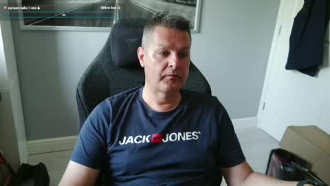 UK Straight Guy online show from May 26, 9:21 am