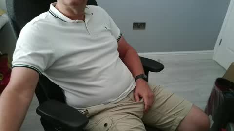 UK Straight Guy online show from June 2, 2:20 pm