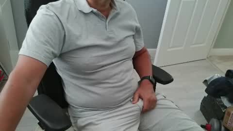UK Straight Guy online show from July 6, 12:08 pm