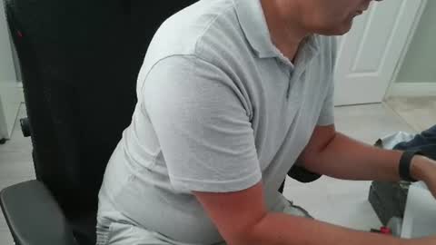 UK Straight Guy online show from July 7, 1:15 pm
