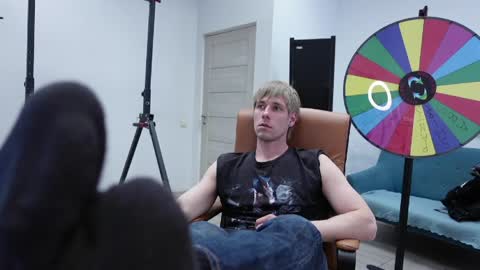 RICHARD HARDS online show from May 23, 12:08 pm