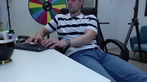 RICHARD HARDS online show from June 6, 11:16 am