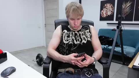 RICHARD HARDS online show from June 17, 7:02 pm