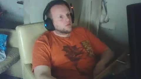 richardd110011 online show from June 8, 9:32 pm