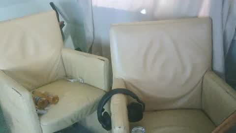 richardd110011 online show from June 24, 7:32 am