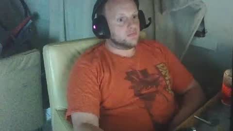 richardd110011 online show from August 10, 10:44 pm