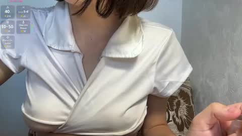 Yesenia online show from August 5, 1:20 pm
