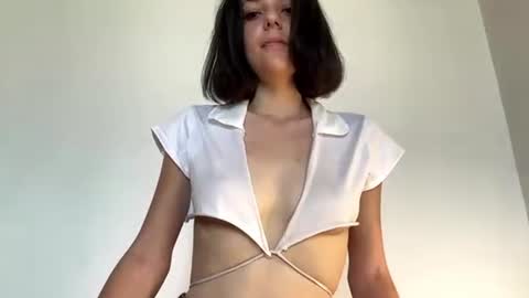 Yesenia online show from August 6, 2:16 pm